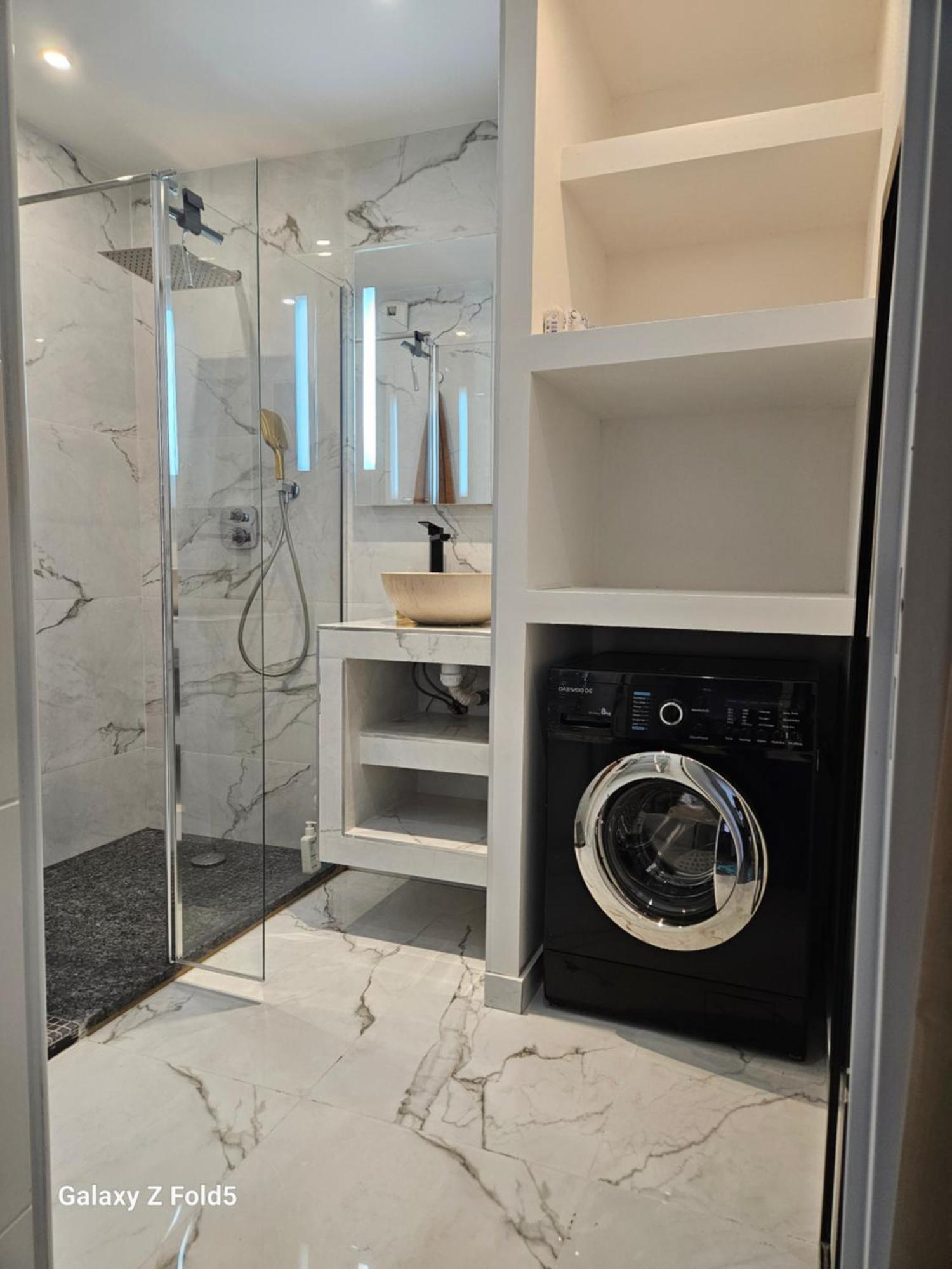 Via Center Bat A Apartment Frejus Bagian luar foto